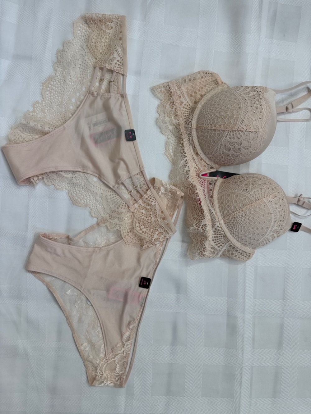La SENZA Nude Lace Push-Up Bra and Bikini Panties 3- piece Set